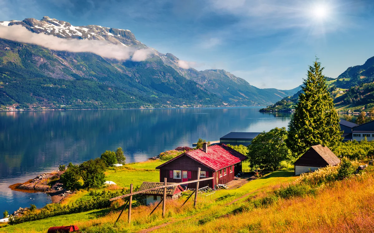 Lofthus am Ostufer des Sørfjords