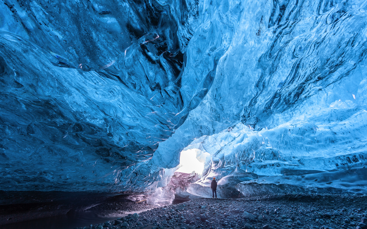 Eishöhle im Vatnajökull-Gletscher auf Island